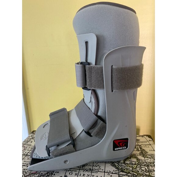 Unisex Breg Adjustable Gray Walking Boot With Velcro Straps & Cushioned Interior - Picture 5 of 7